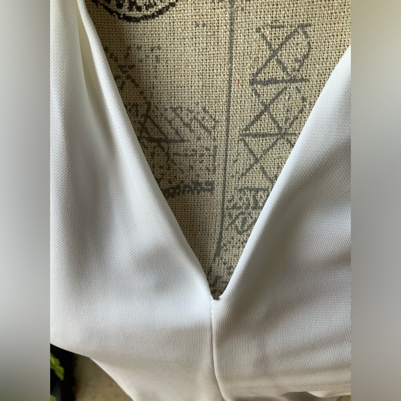 EQUIPMENT FEMME White V-Neck Long Sleeve Rayon Simple Shirt Women’s Size Small - Picture 14 of 15